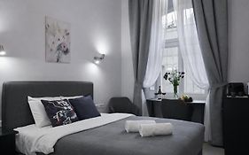 7 Heaven Elegant Rooms Krakow Old Town